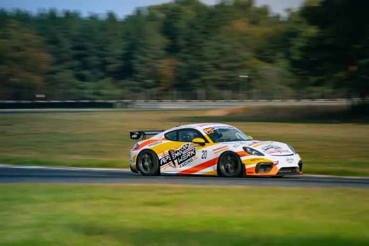 Zdjęcie ze spotkania z motorsportem, 7 października 2026 - kadr 23